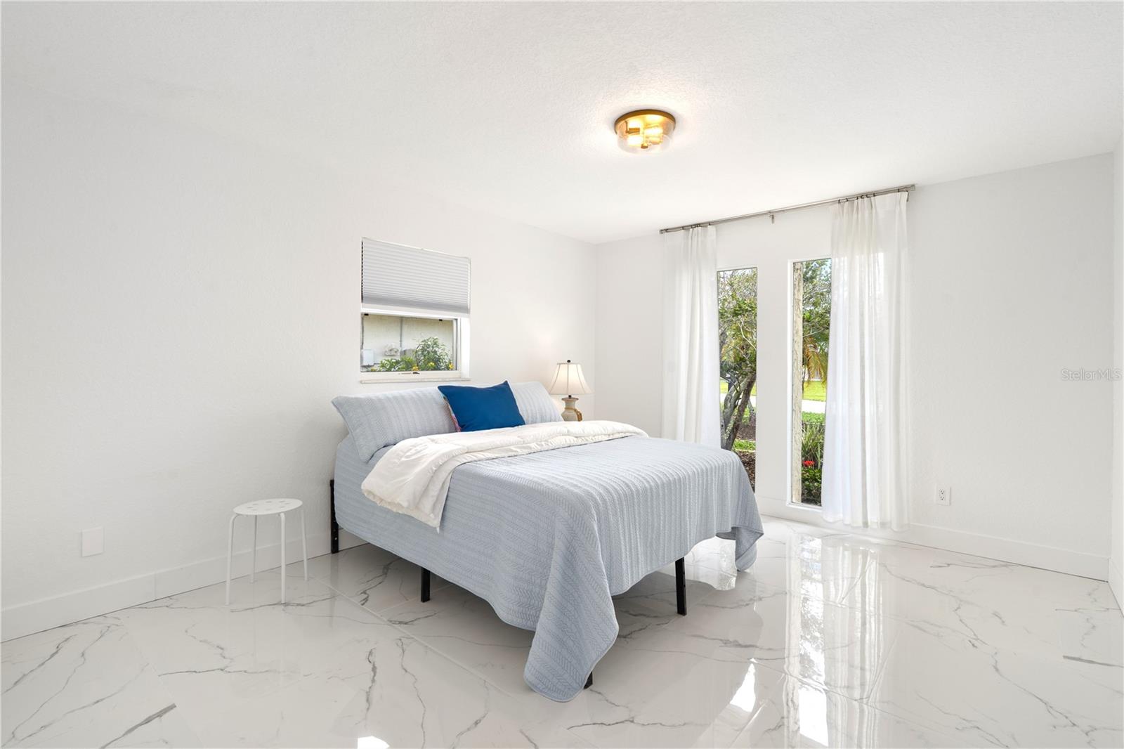 FLOR A MAR - Residential