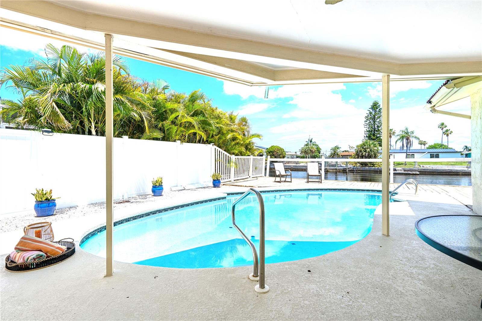 FLOR A MAR - Residential