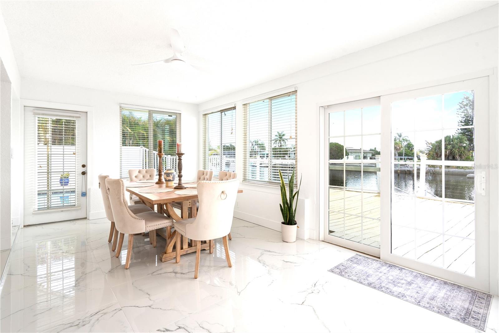 FLOR A MAR - Residential