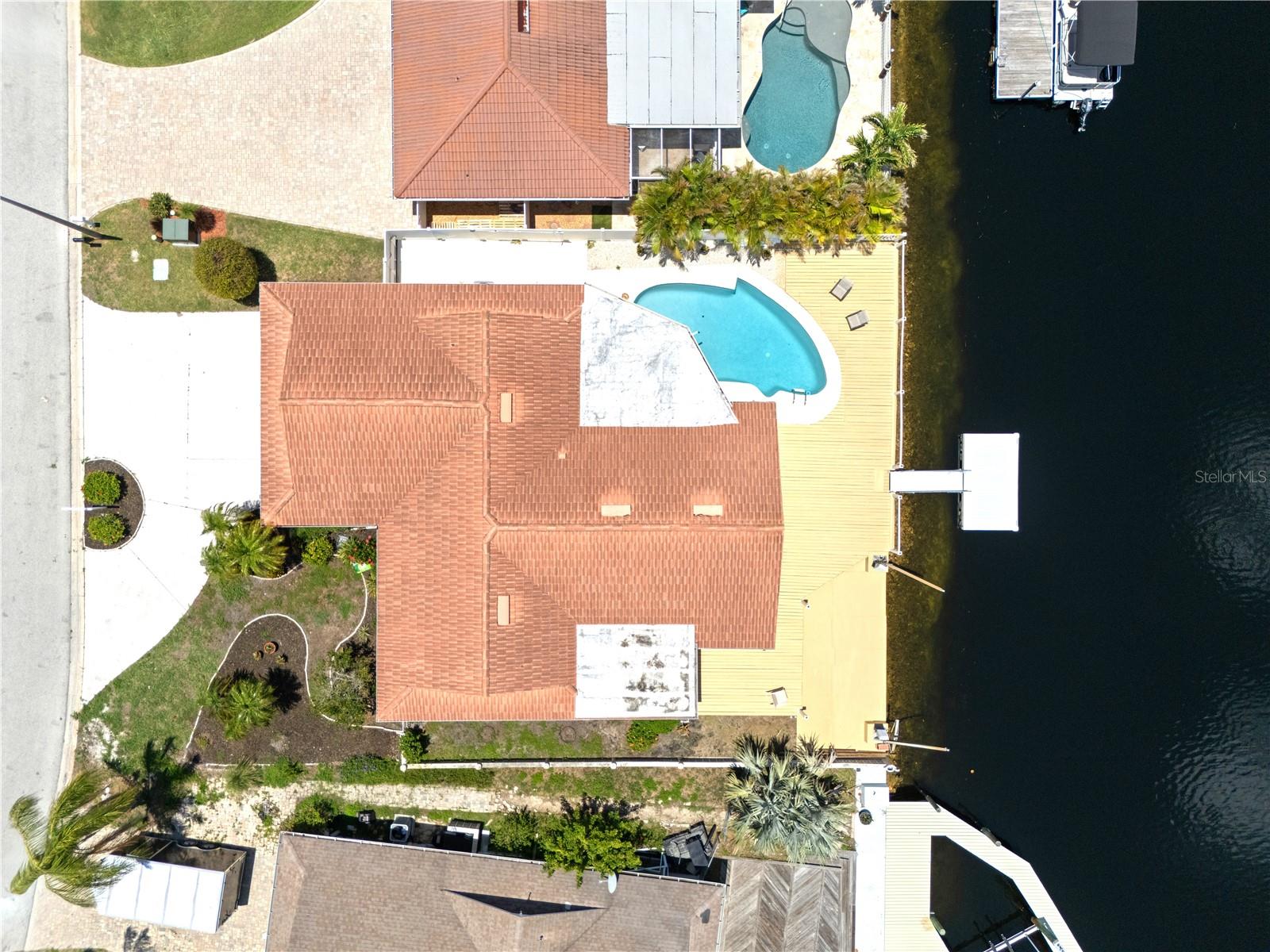 FLOR A MAR - Residential