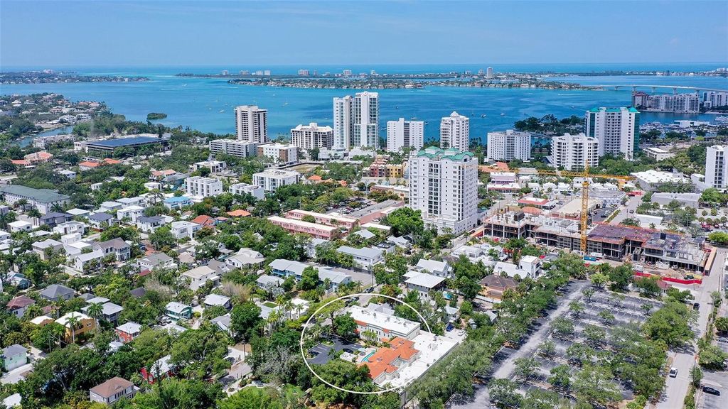 Photo of 1685 Laurel Street #3, Sarasota, FL 34236 (MLS # A4699035)
