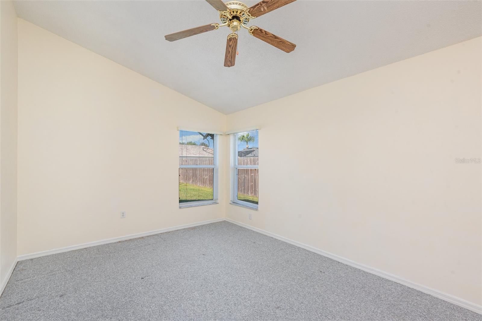 CHASE GROVES UNIT 10 - Residential