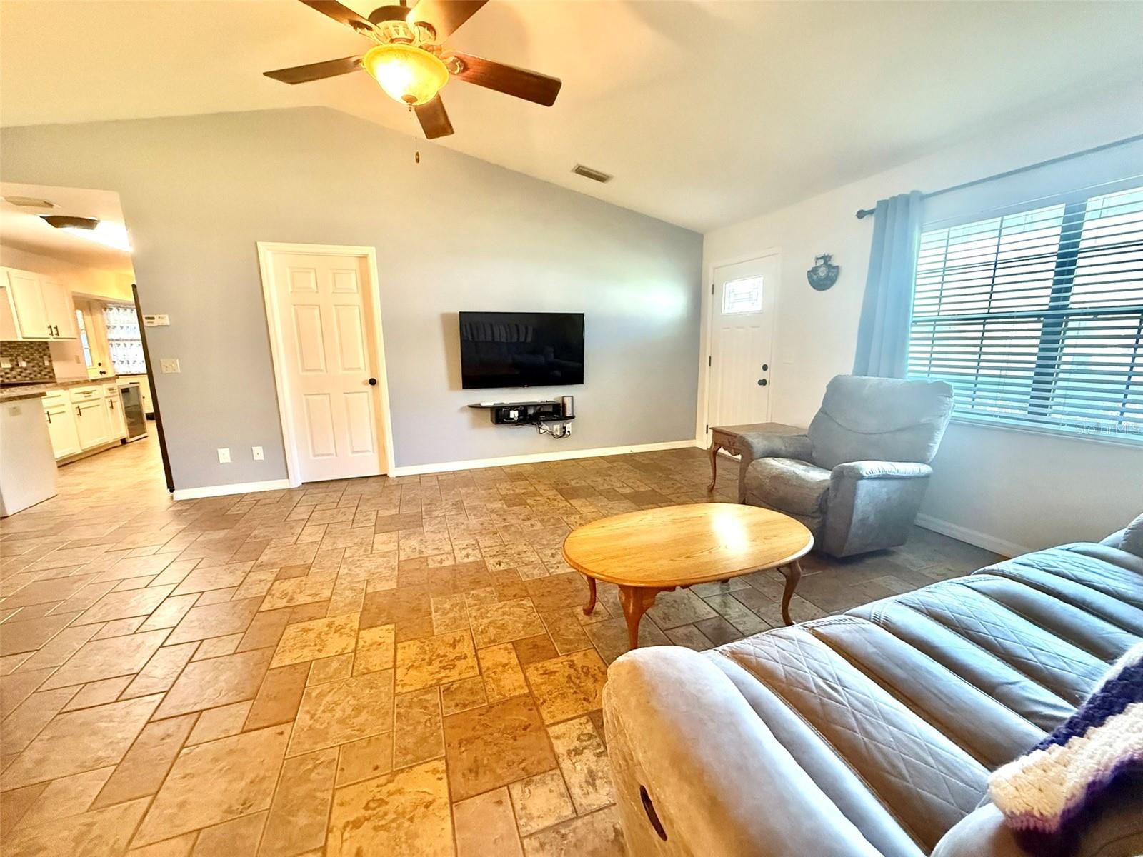 TANGLEWOODS UN 01 - Residential