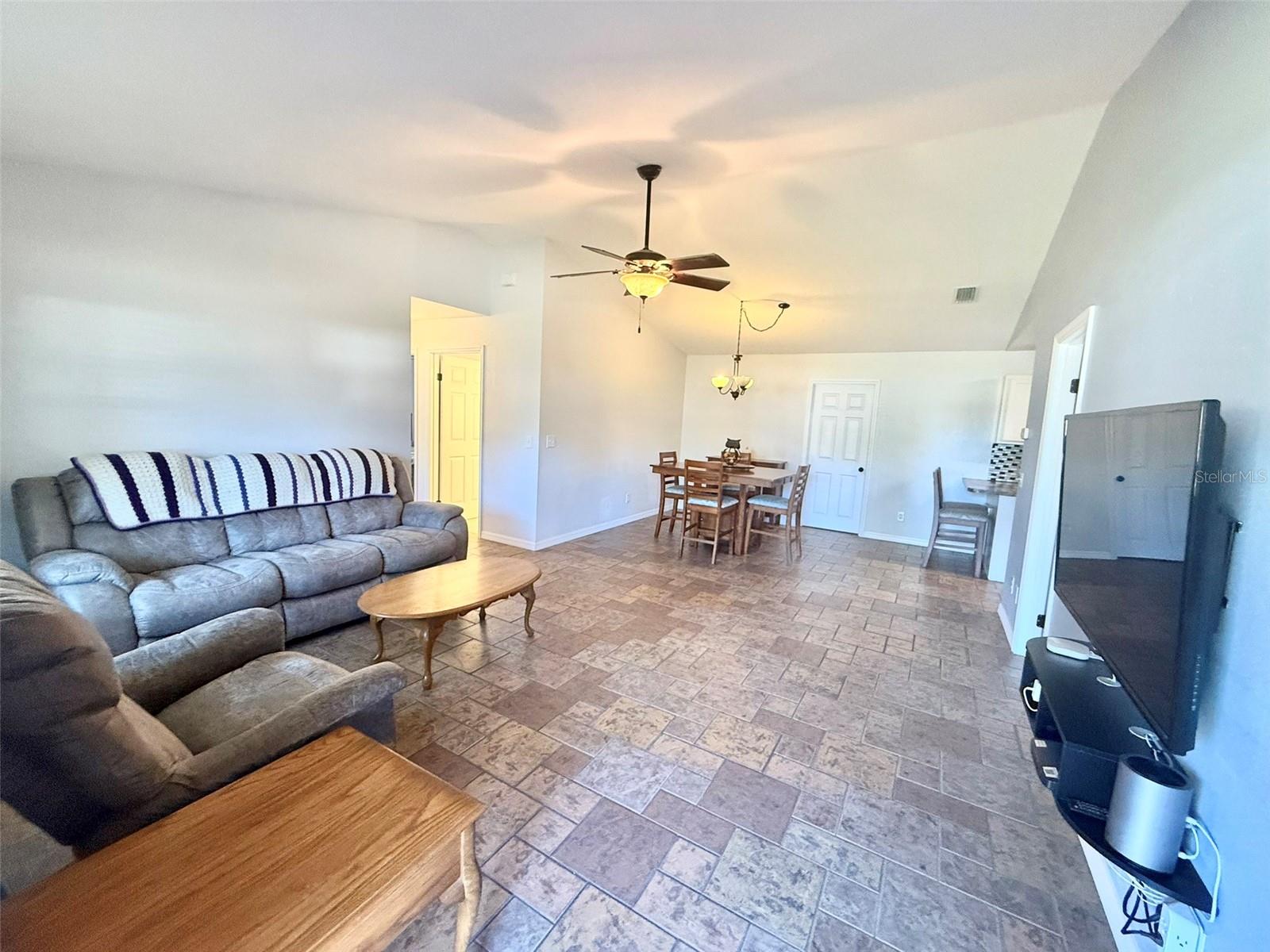 TANGLEWOODS UN 01 - Residential