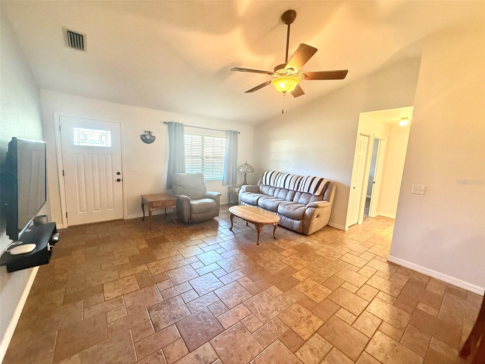 TANGLEWOODS UN 01 - Residential