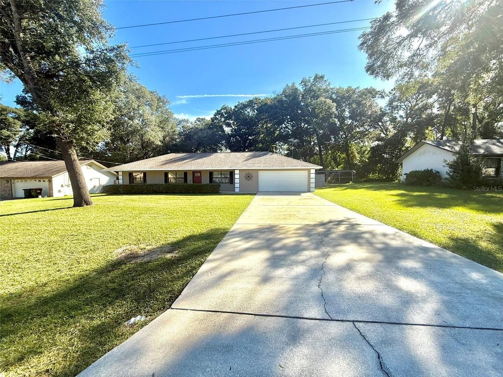 Photo of 3993 NE 19th Avenue, Ocala, FL 34479 (MLS # OM712167)