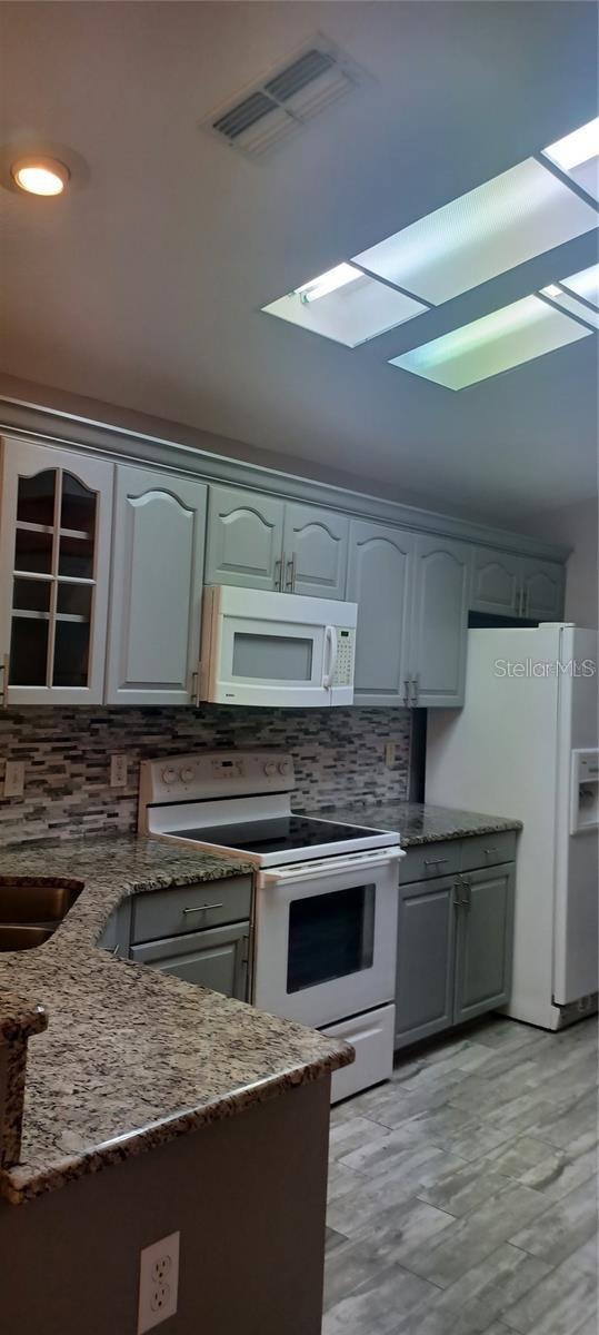 OAKS AT RIVER RIDGE - Residential Lease