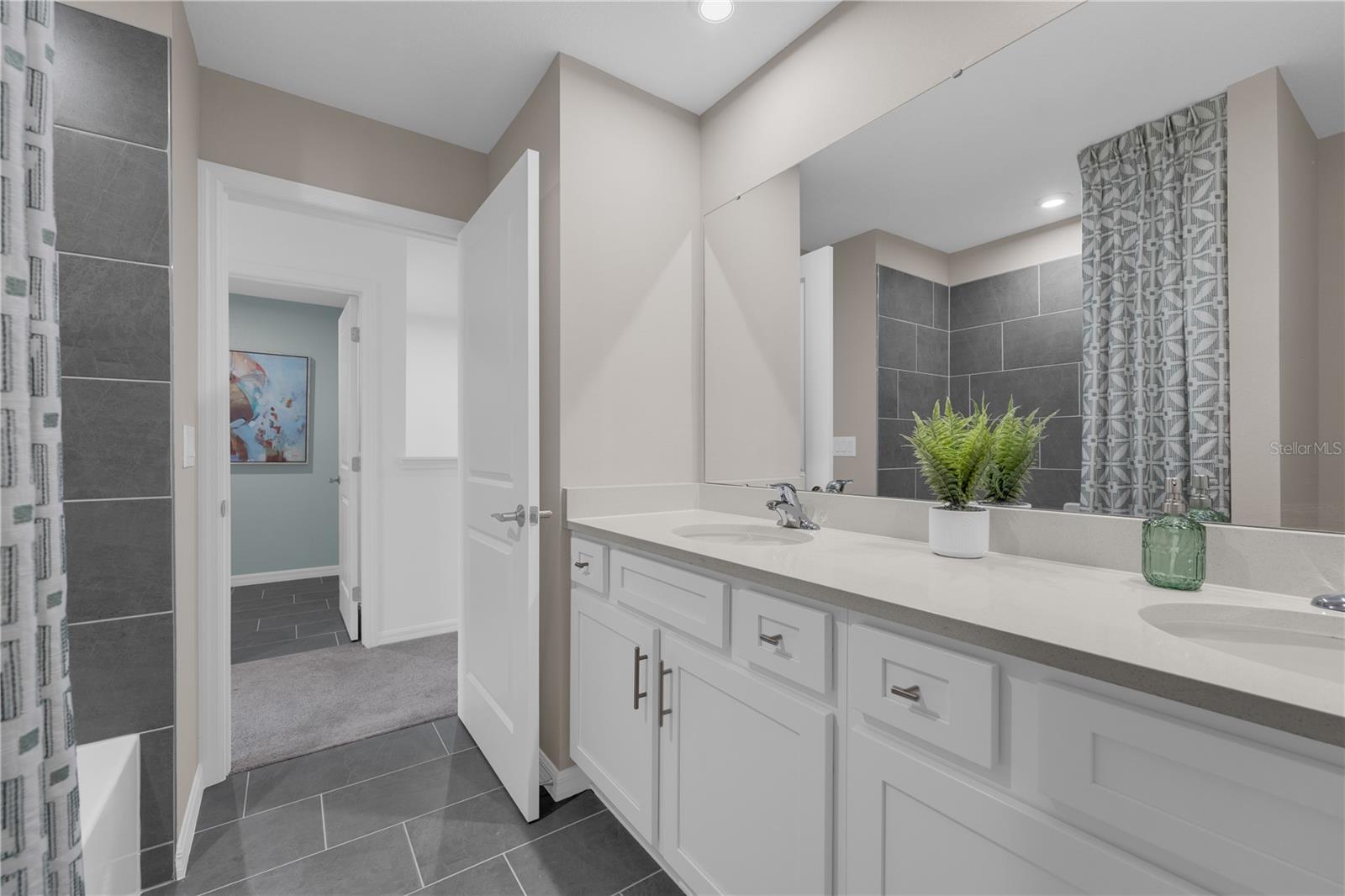 OAKFIELD TRAILS - Residential