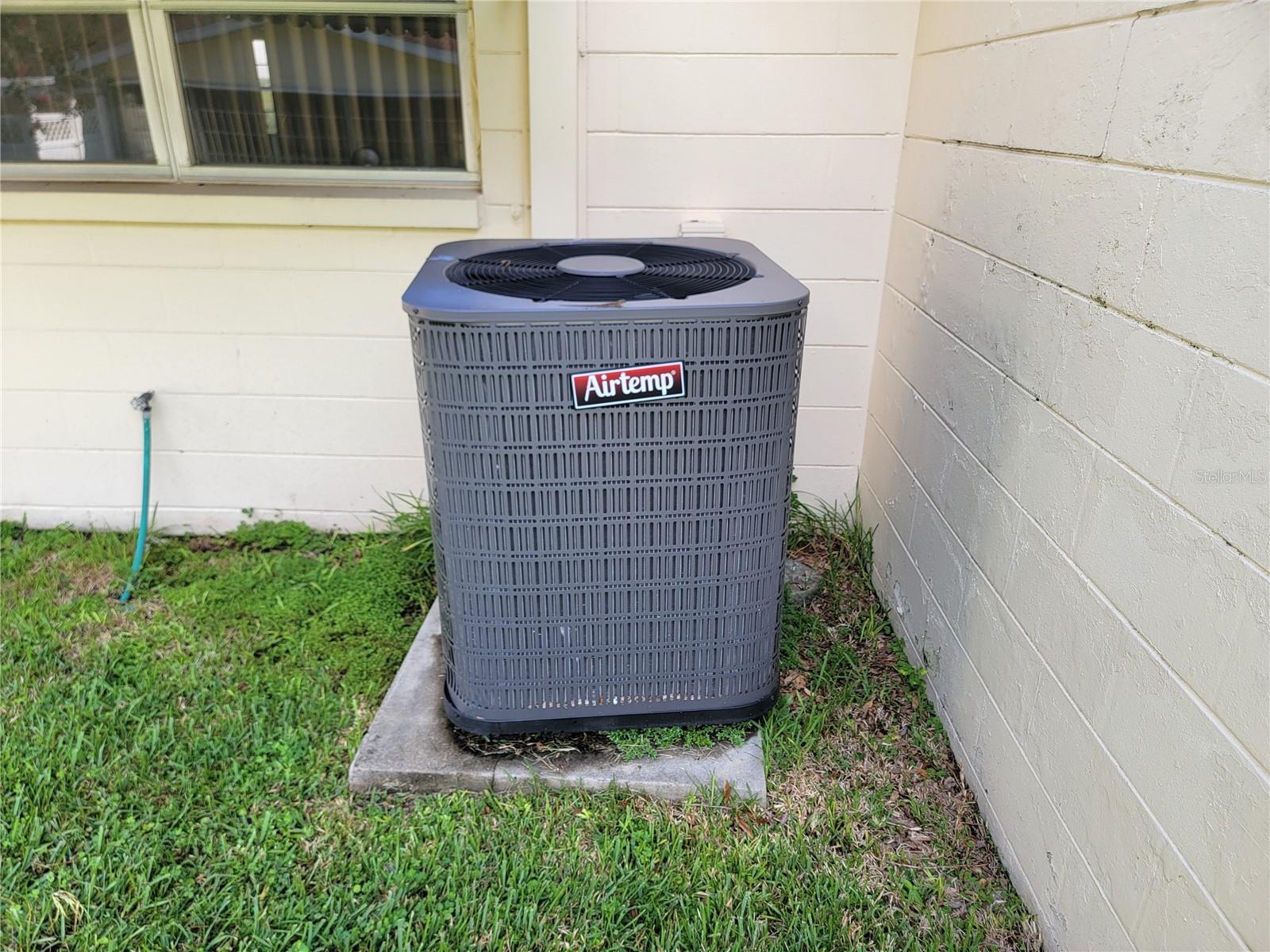 ON TOP OF THE WORLD - Residential