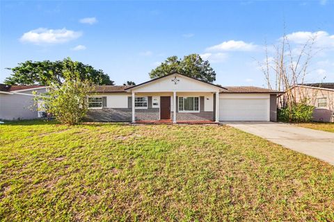 Photo of 4814 Blarney Drive, Orlando, FL 32808 (MLS # O6411122)