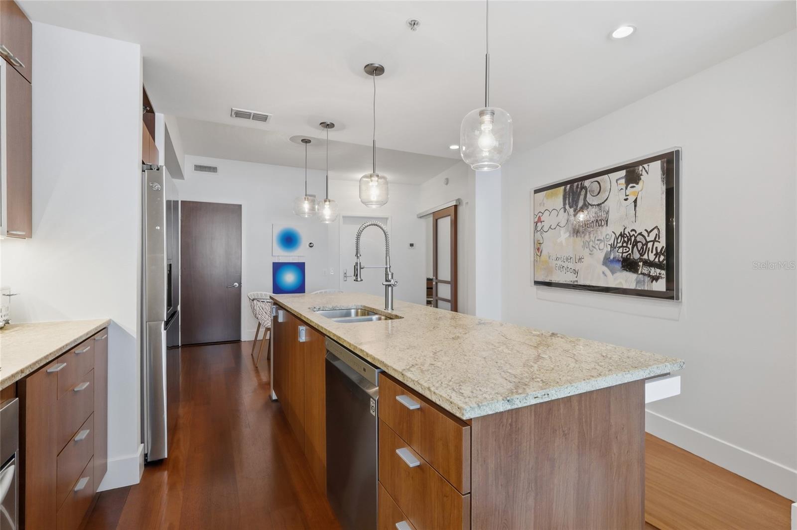 THE PLACE AT CHANNELSIDE A CON - Residential