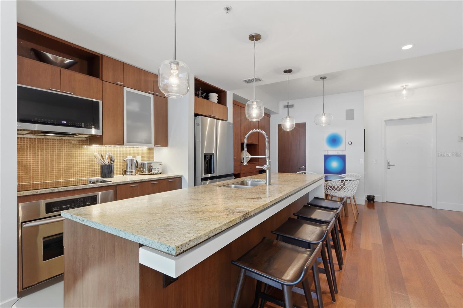 THE PLACE AT CHANNELSIDE A CON - Residential