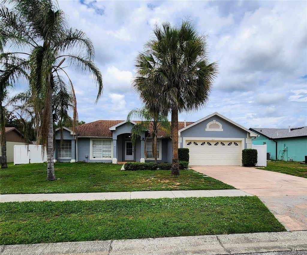 Photo of 2221 Kiwi Trail, Clermont, FL 34714 (MLS # O6435714)