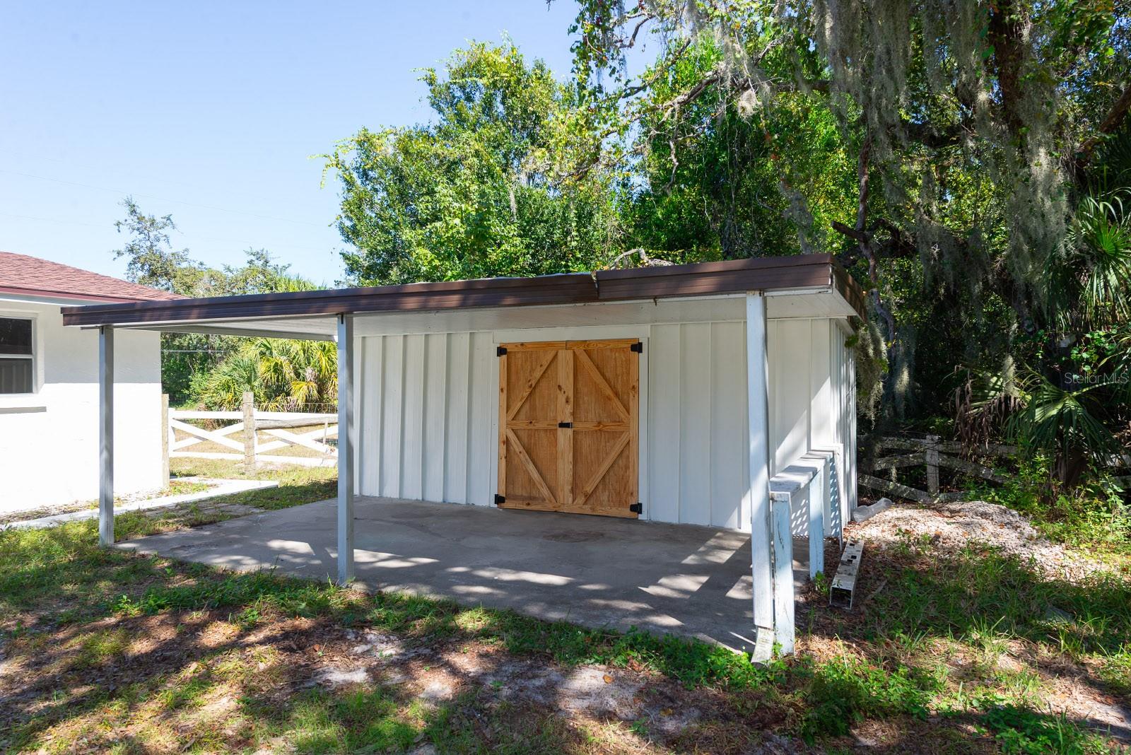 GOLDEN ACRES - Residential