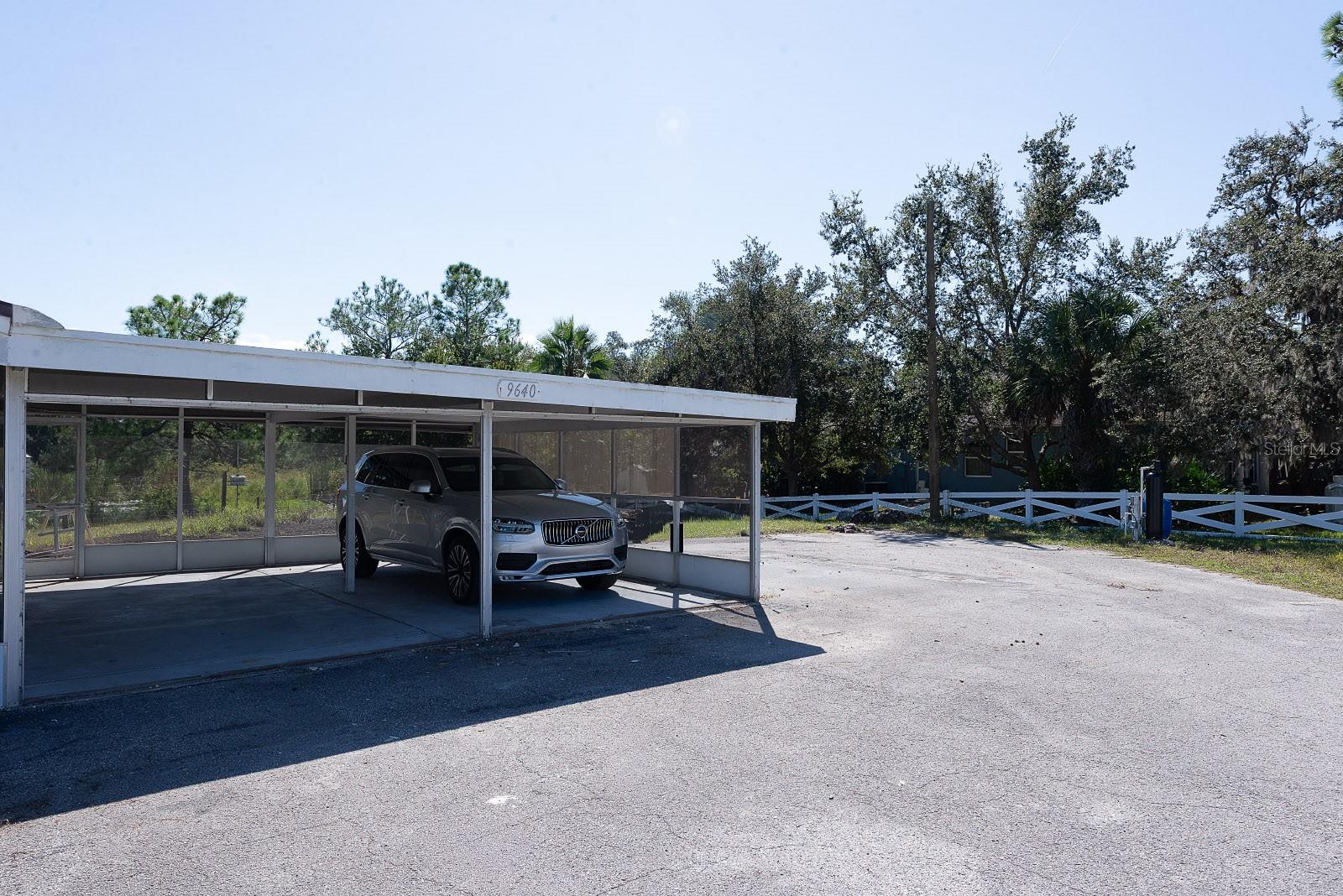 GOLDEN ACRES - Residential