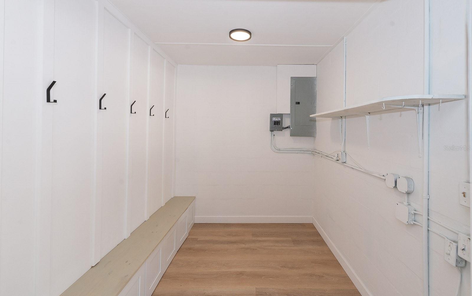 GOLDEN ACRES - Residential