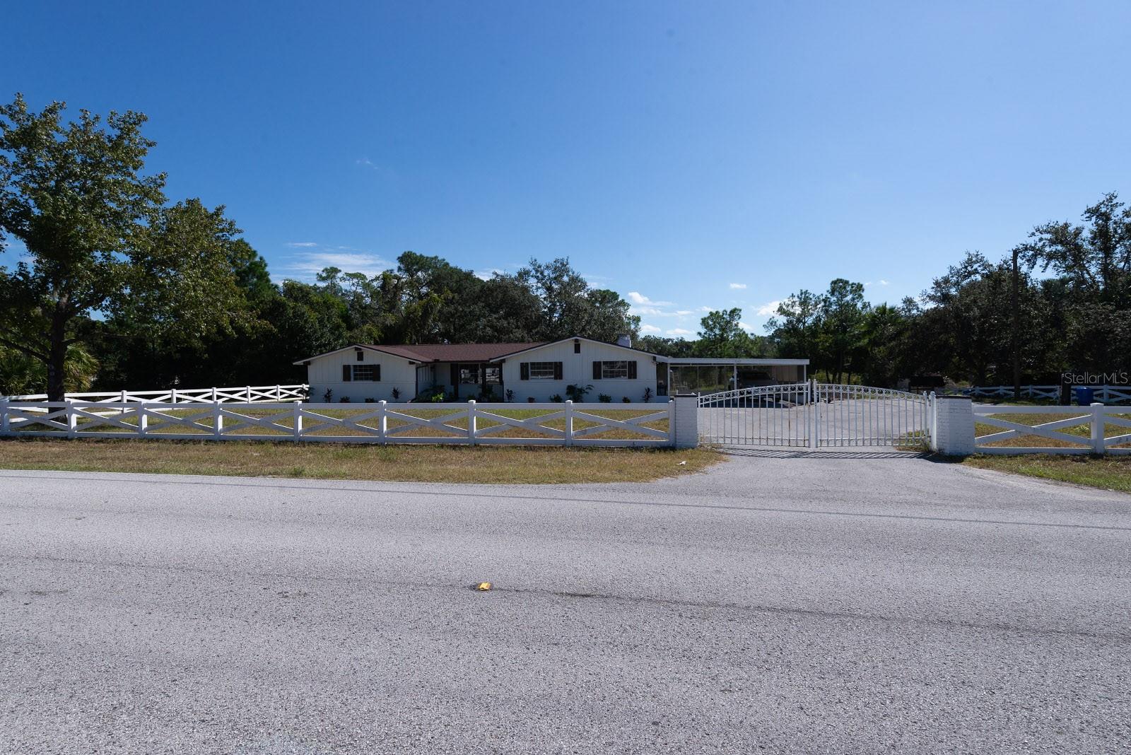 GOLDEN ACRES - Residential