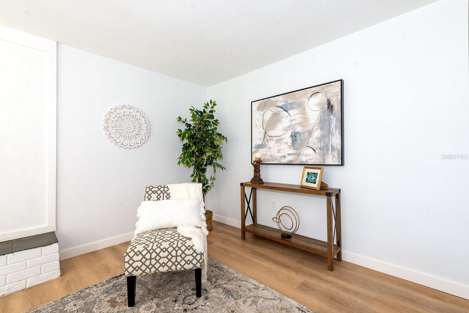 GOLDEN ACRES - Residential