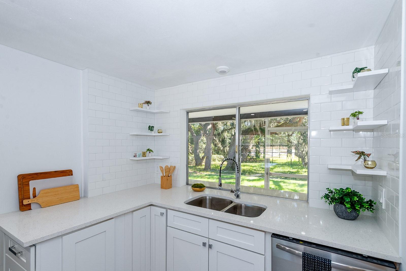 GOLDEN ACRES - Residential