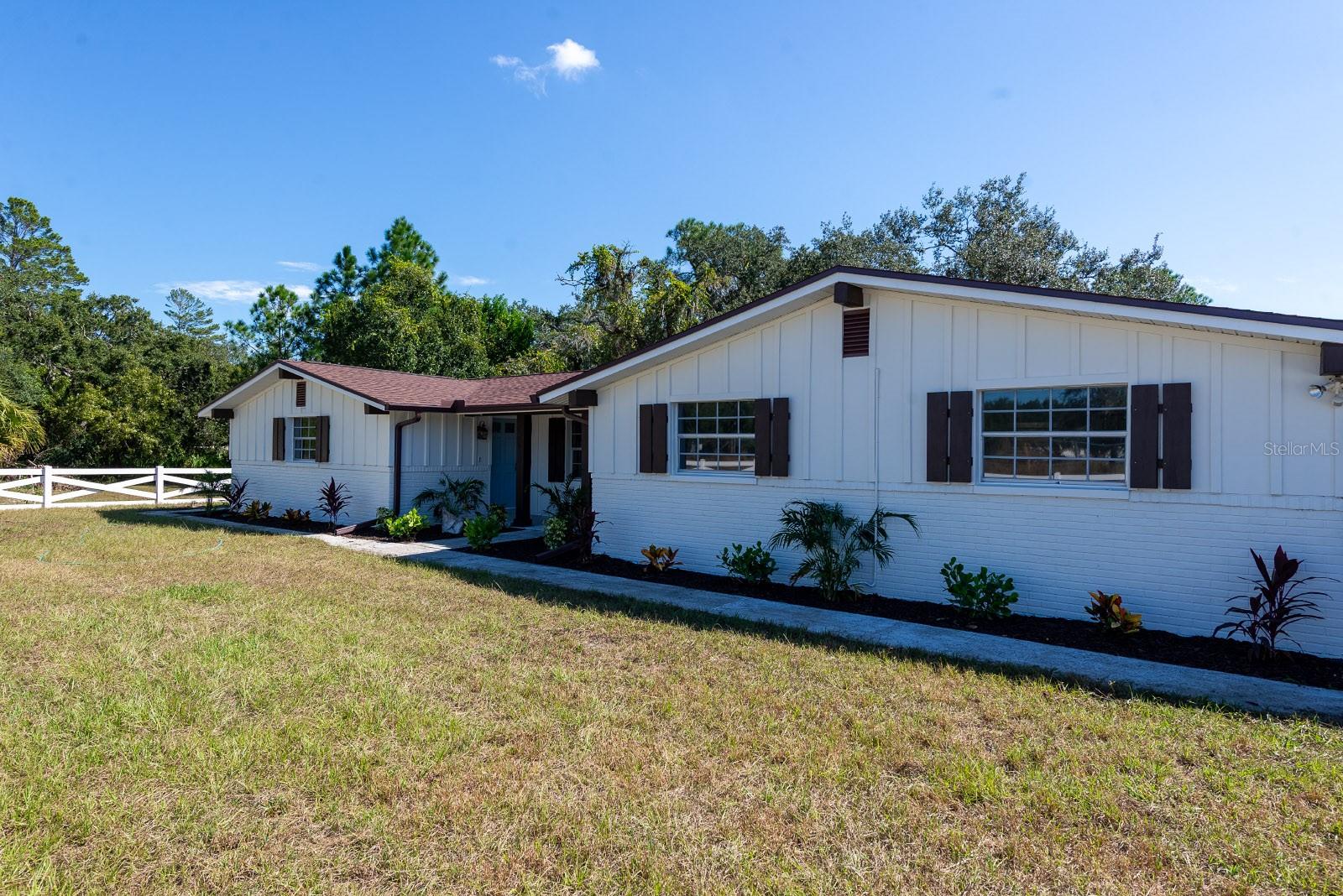 GOLDEN ACRES - Residential