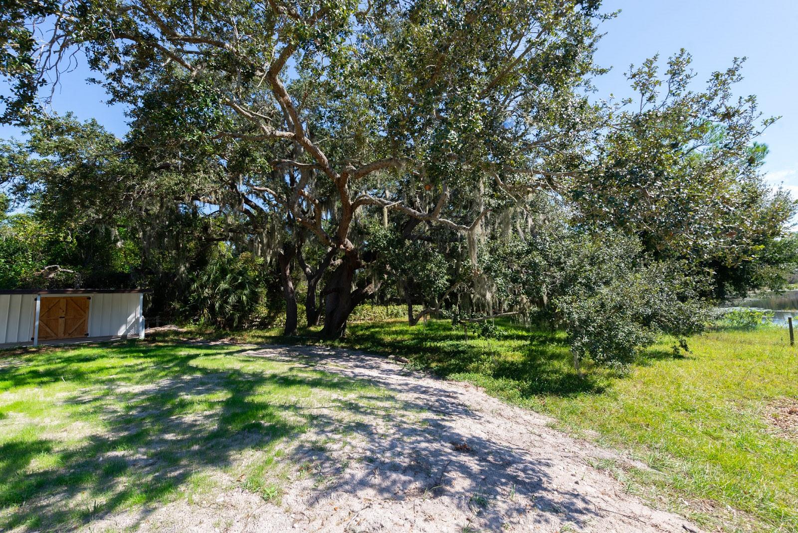 GOLDEN ACRES - Residential