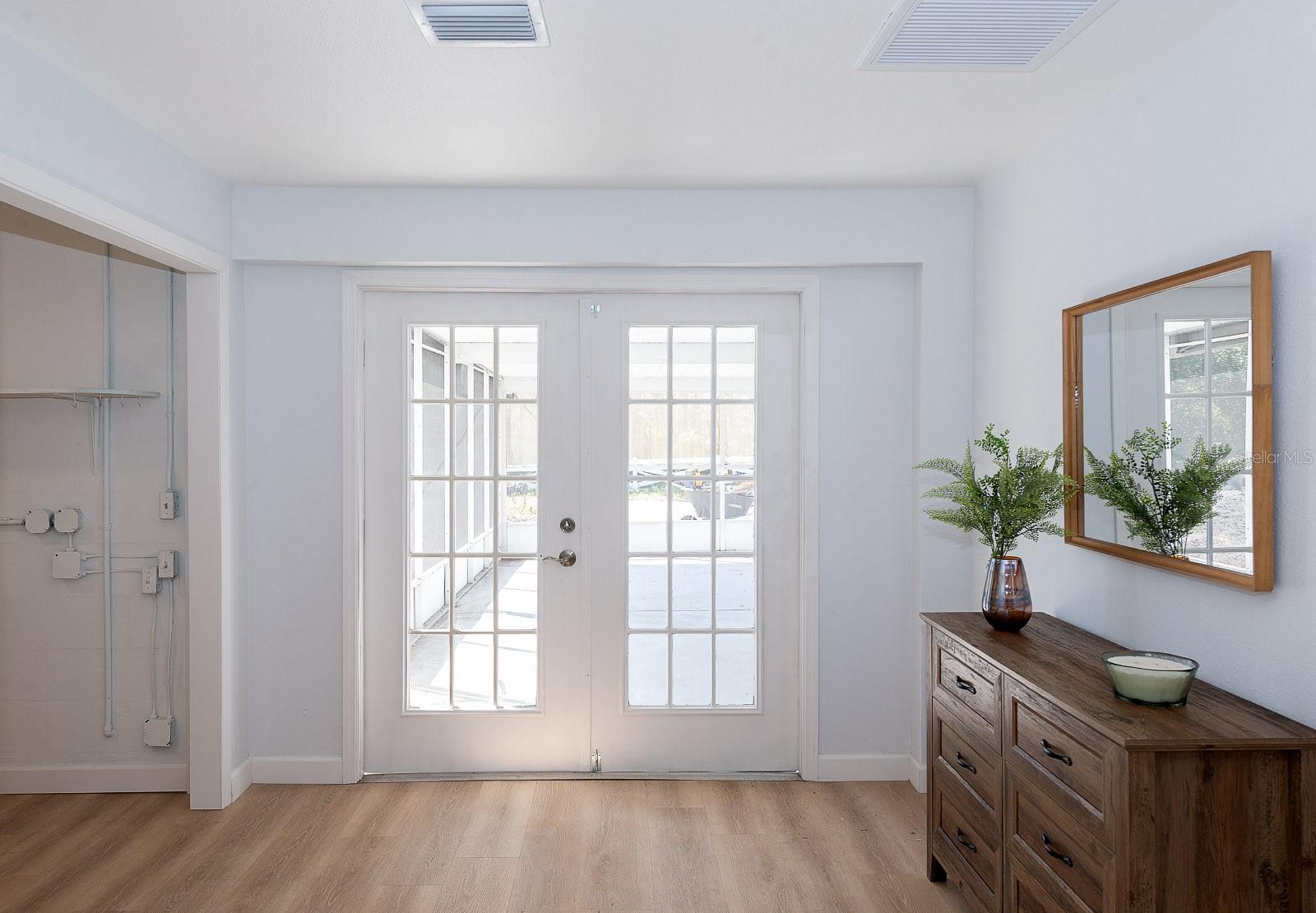 GOLDEN ACRES - Residential