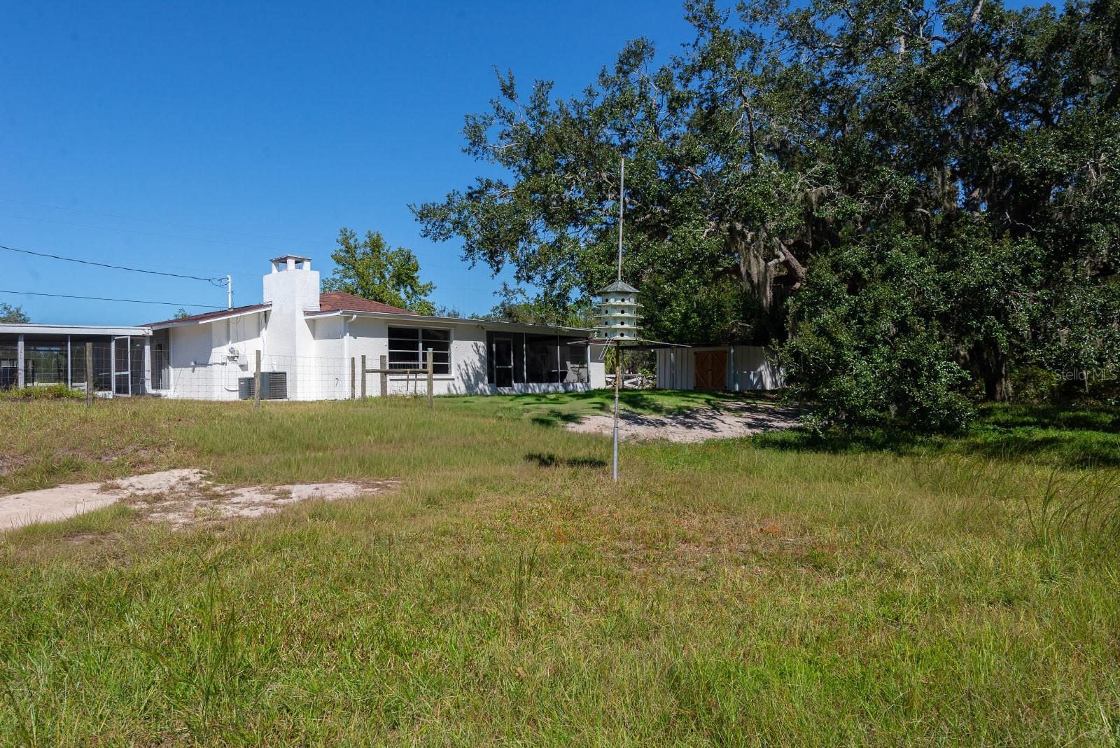 GOLDEN ACRES - Residential