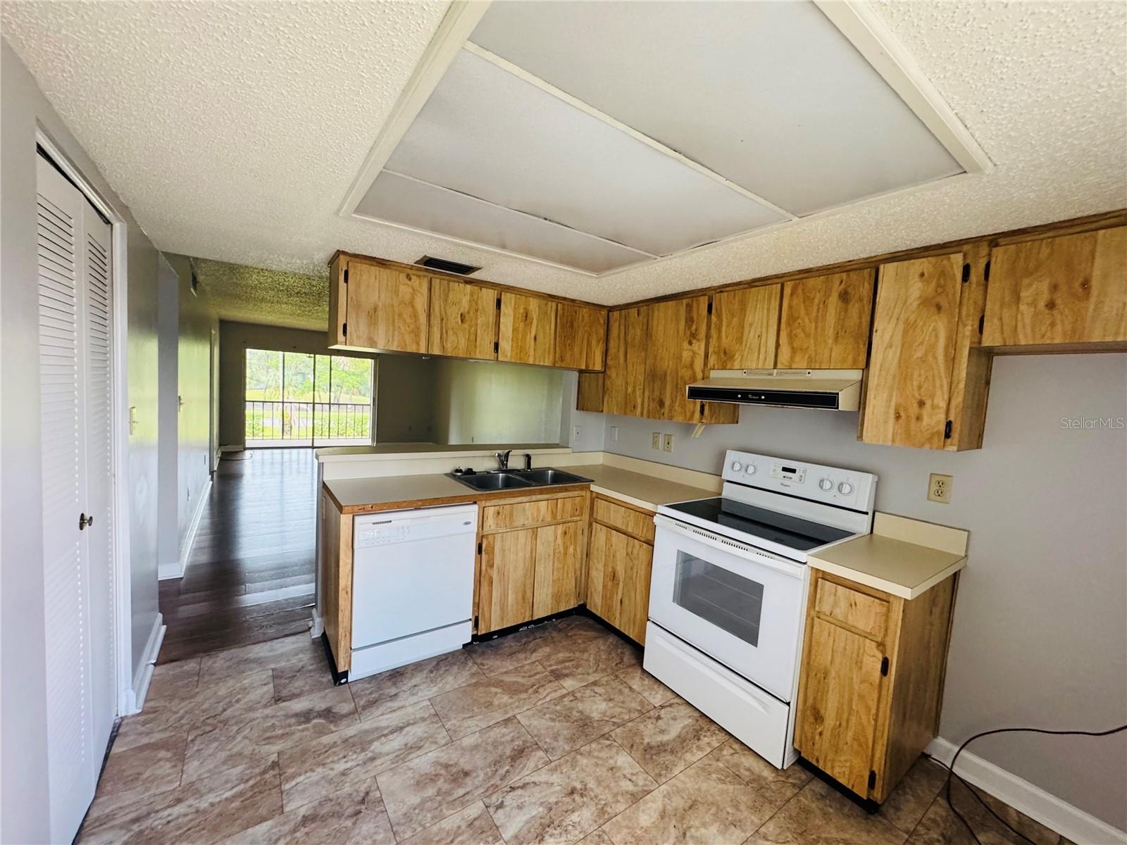EAST LAKE WOODLANDS CYPRESS ESTATES - Residential Lease