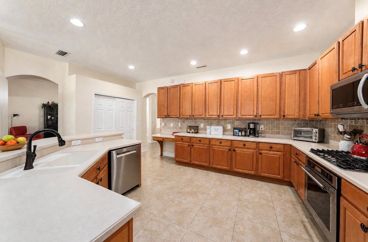 WEST MEADOWS PRCLS 21 & 22 - Residential