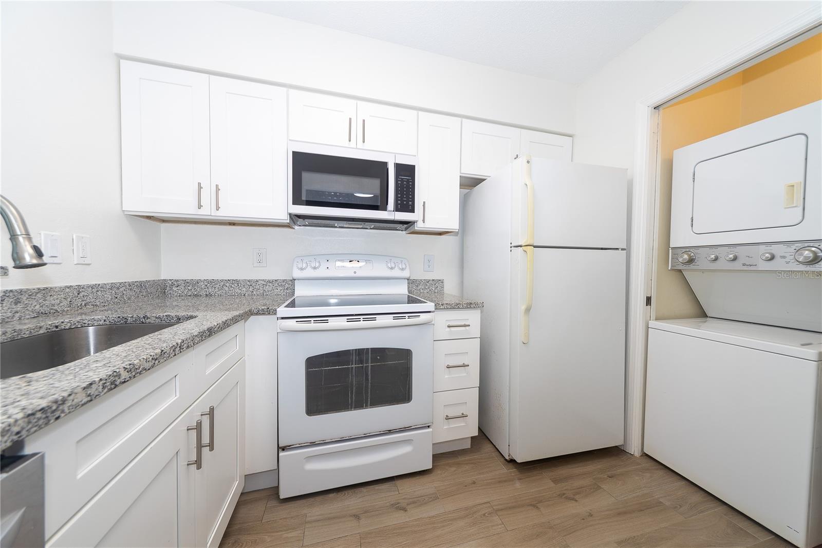 VICEROY CONDO PH 01 - Residential