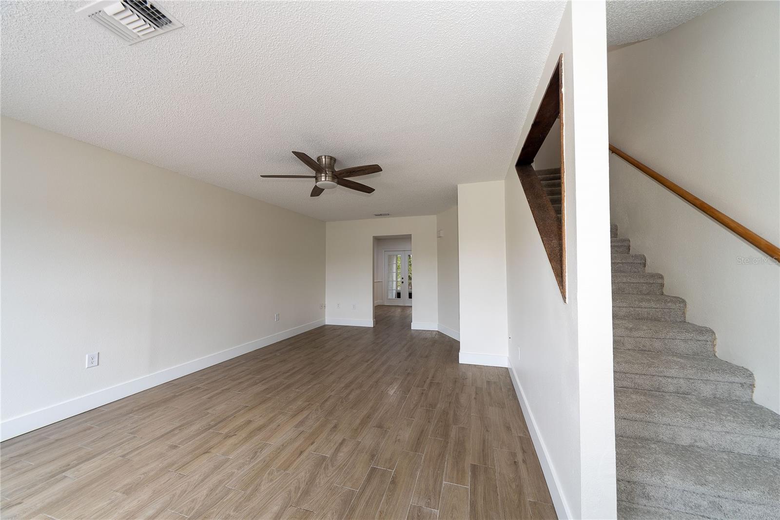 VICEROY CONDO PH 01 - Residential