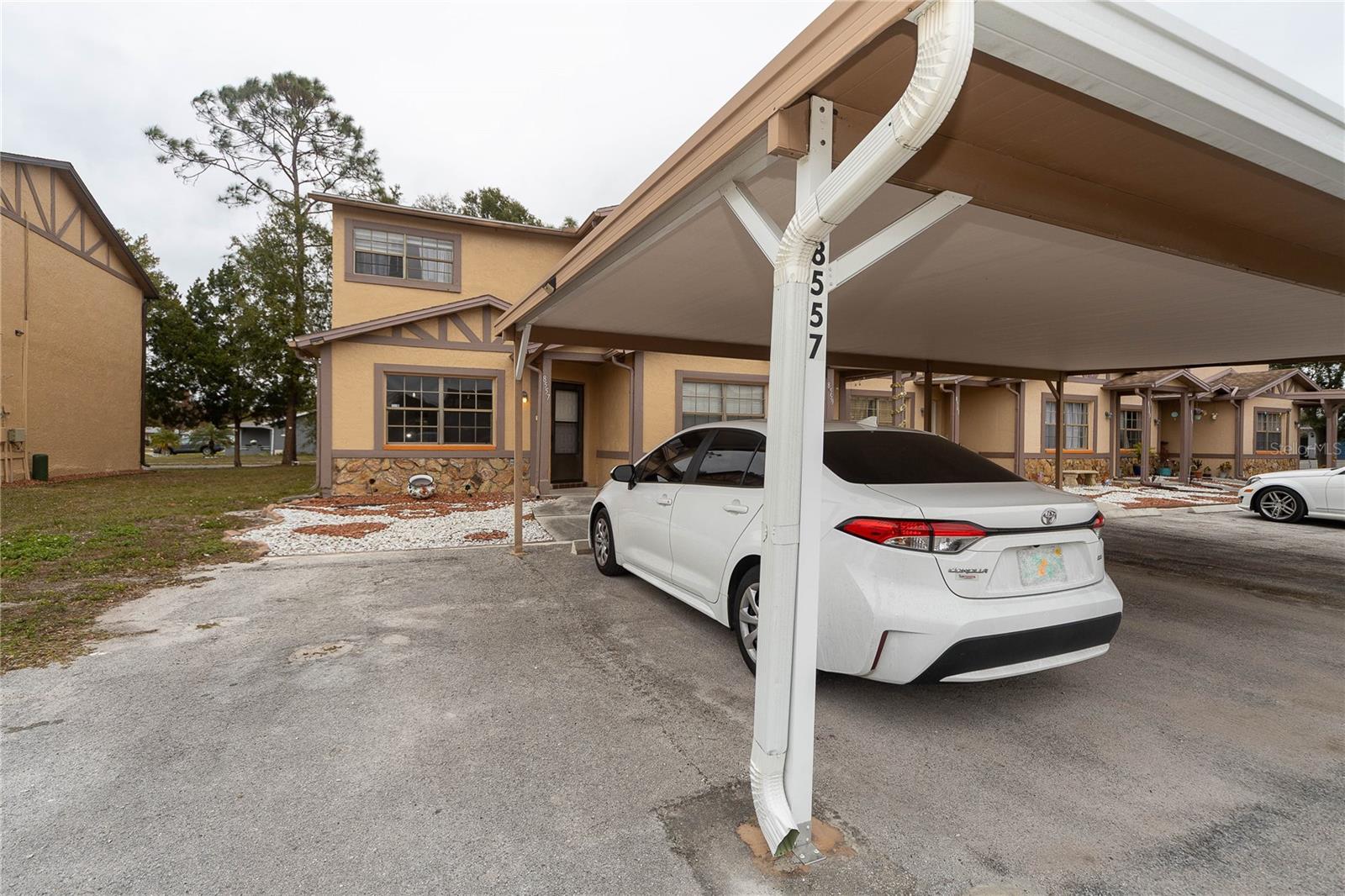 VICEROY CONDO PH 01 - Residential