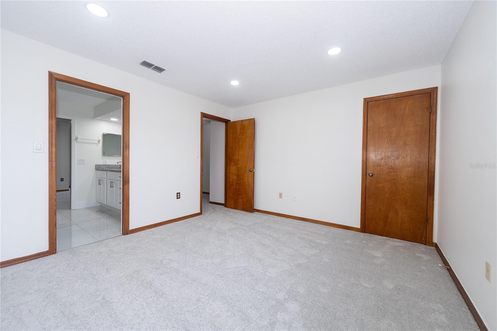 VICEROY CONDO PH 01 - Residential