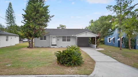 Photo of 318 Carey Place, Lakeland, FL 33803 (MLS # TB8440318)