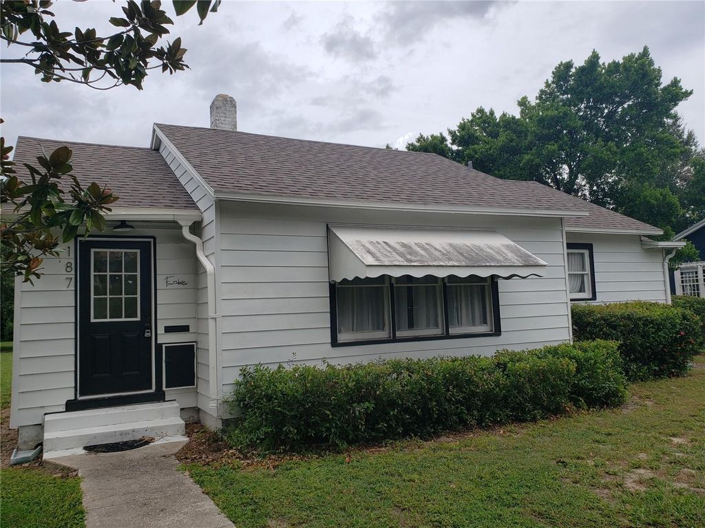 Photo of 187 Avenue D NW, Winter Haven, FL 33881 (MLS # P4937235)