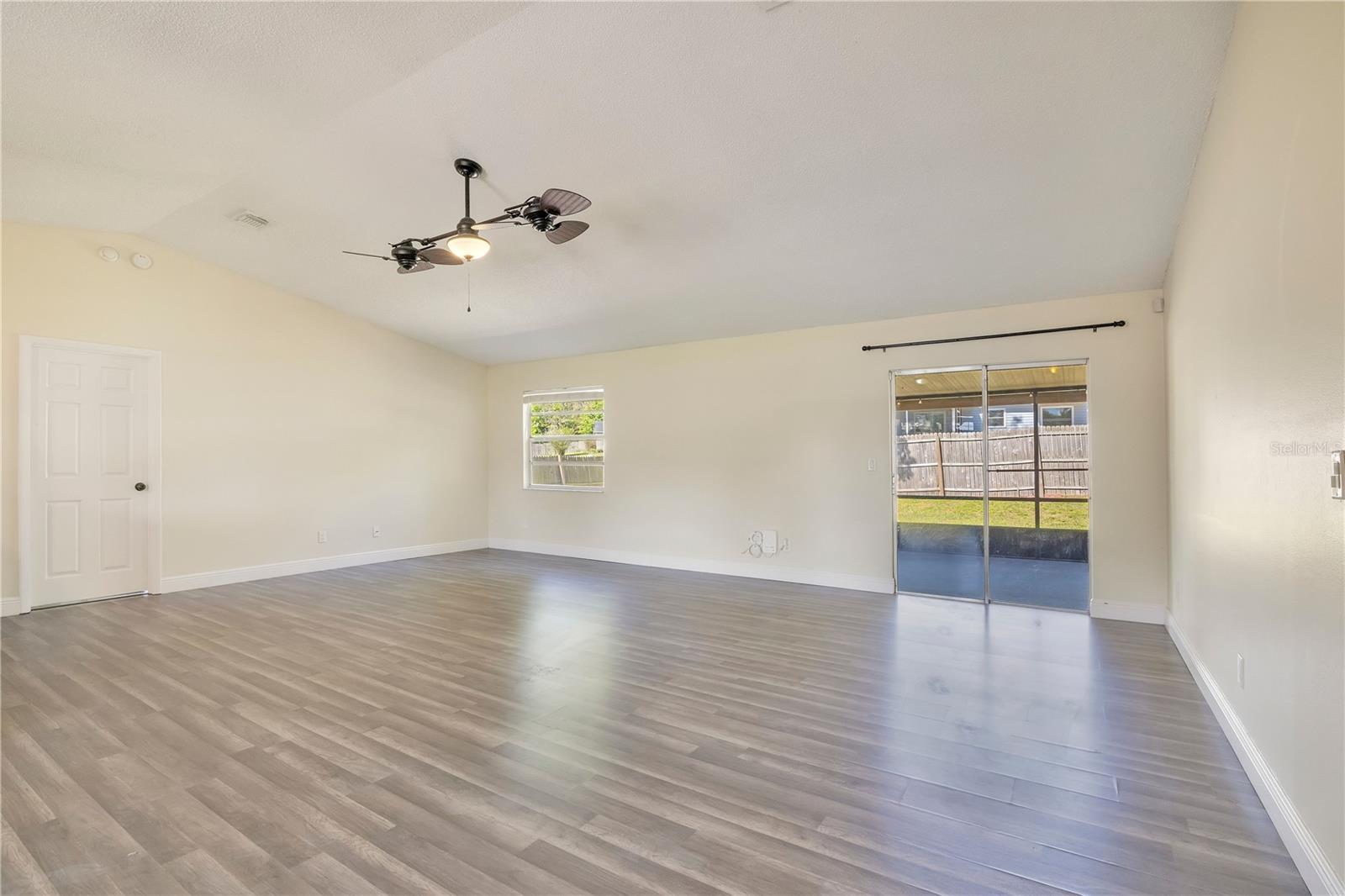 DREAM LAKE - Residential