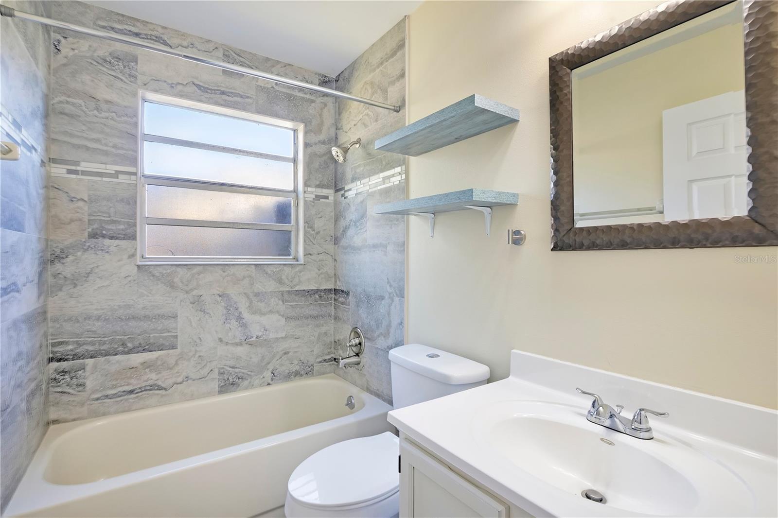 DREAM LAKE - Residential