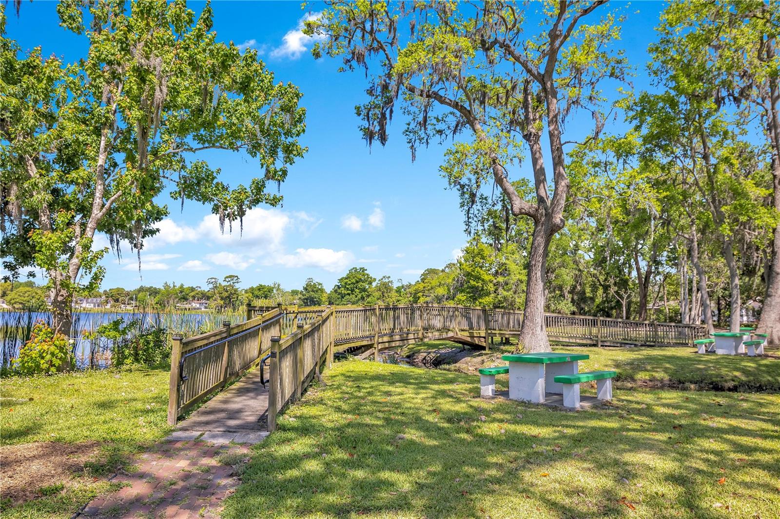 DREAM LAKE - Residential