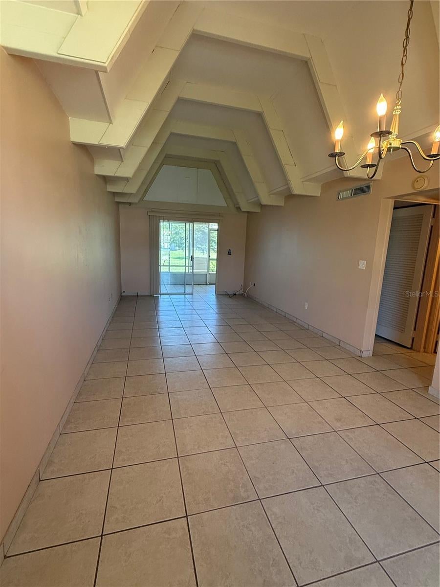 3911 CLUB CIRCLE