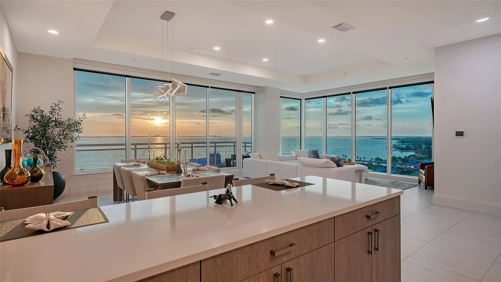 540 N TAMIAMI TRAIL 1702