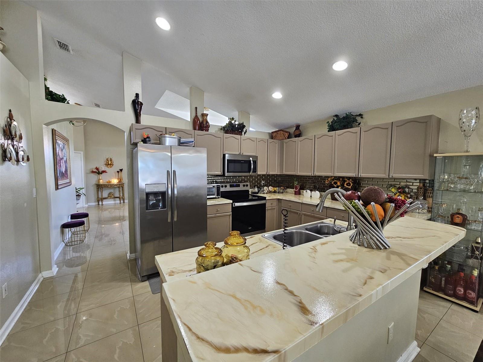 WESTON HILLS SUB - Residential