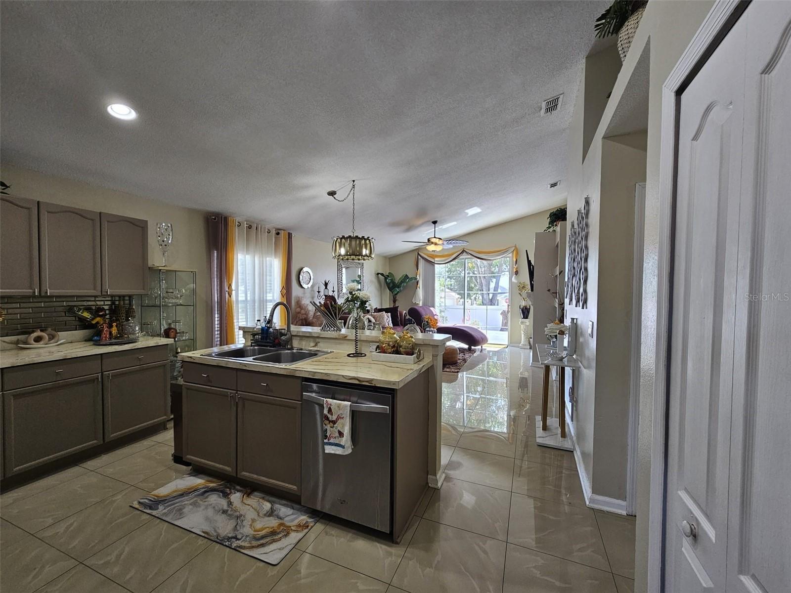 WESTON HILLS SUB - Residential