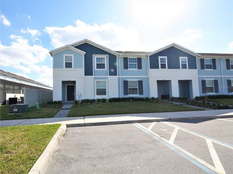 Photo of 1370 Lava Tree Drive, Davenport, FL 33897 (MLS # S5141993)
