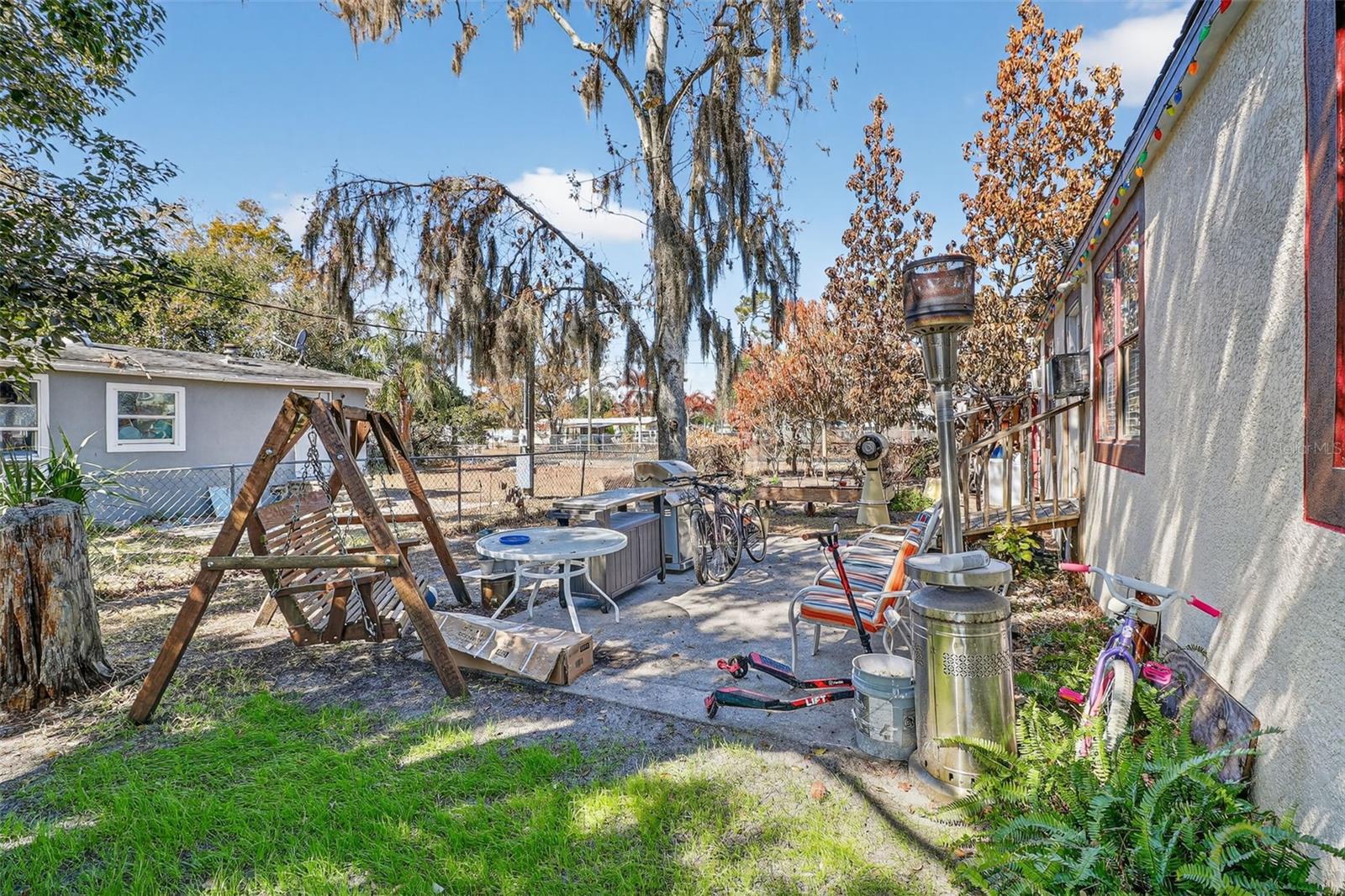 COUNTRY HAVEN ON BULLFROG CRK - Residential