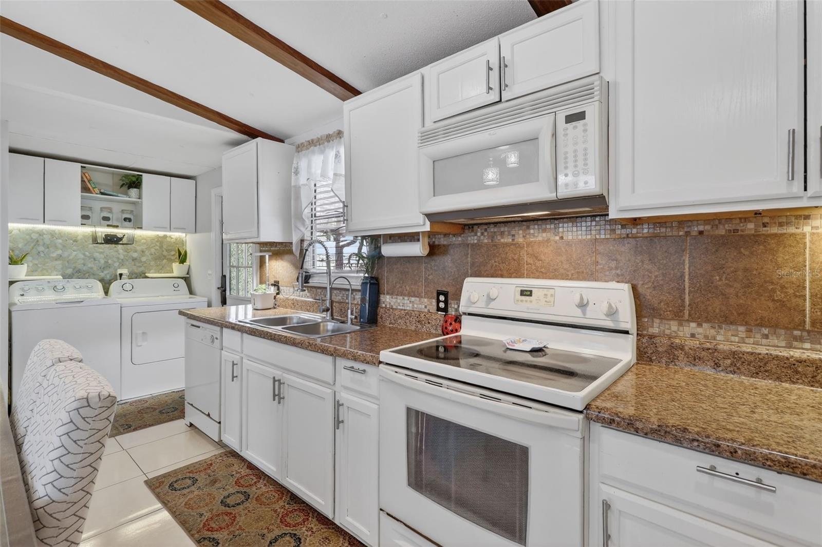 COUNTRY HAVEN ON BULLFROG CRK - Residential