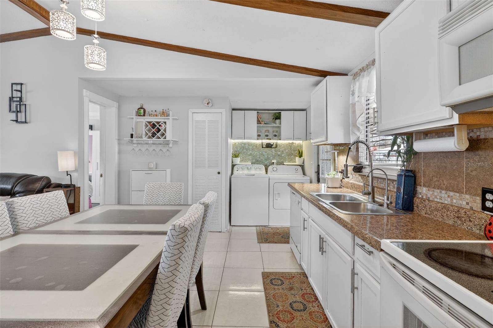 COUNTRY HAVEN ON BULLFROG CRK - Residential