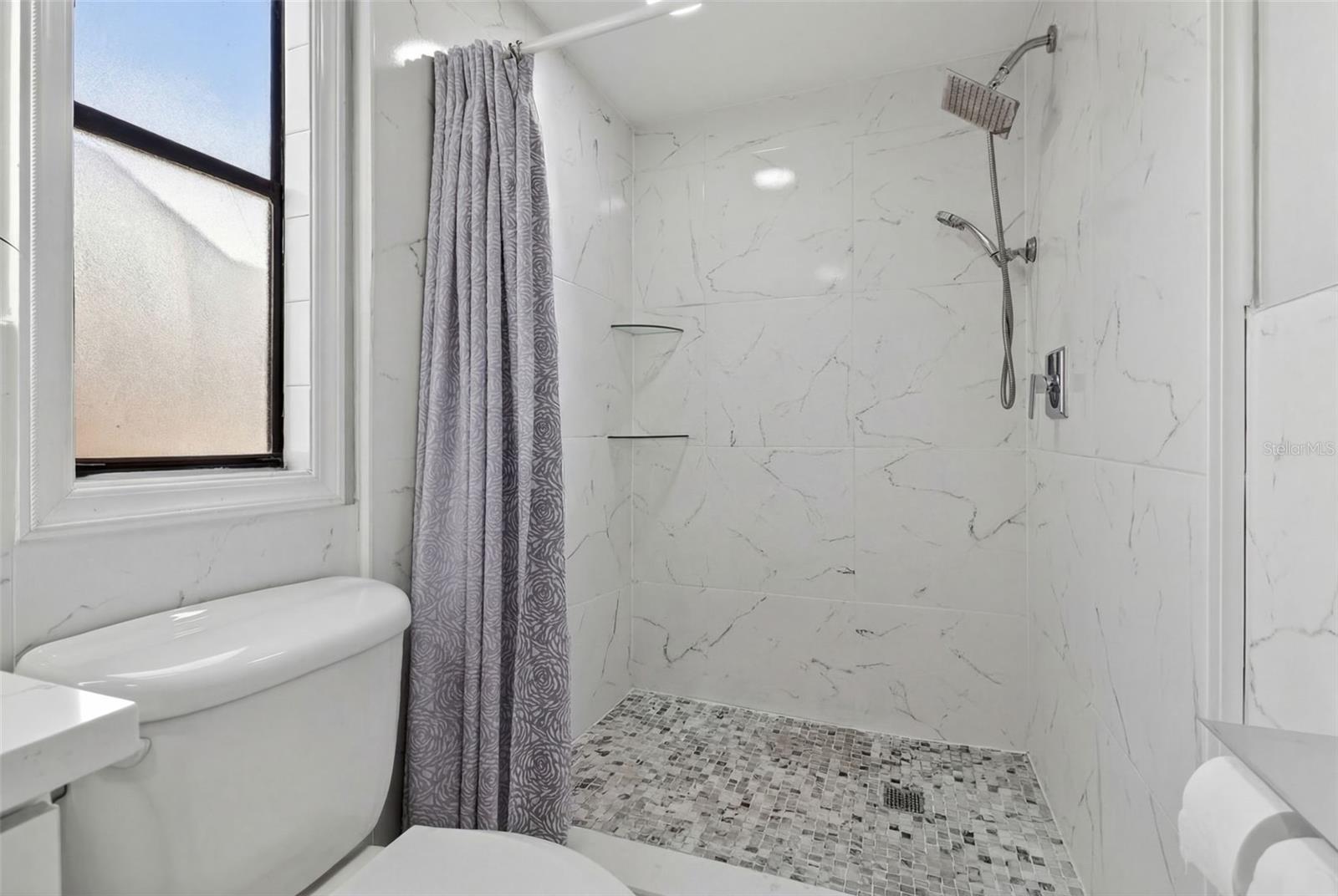 COUNTRY HAVEN ON BULLFROG CRK - Residential