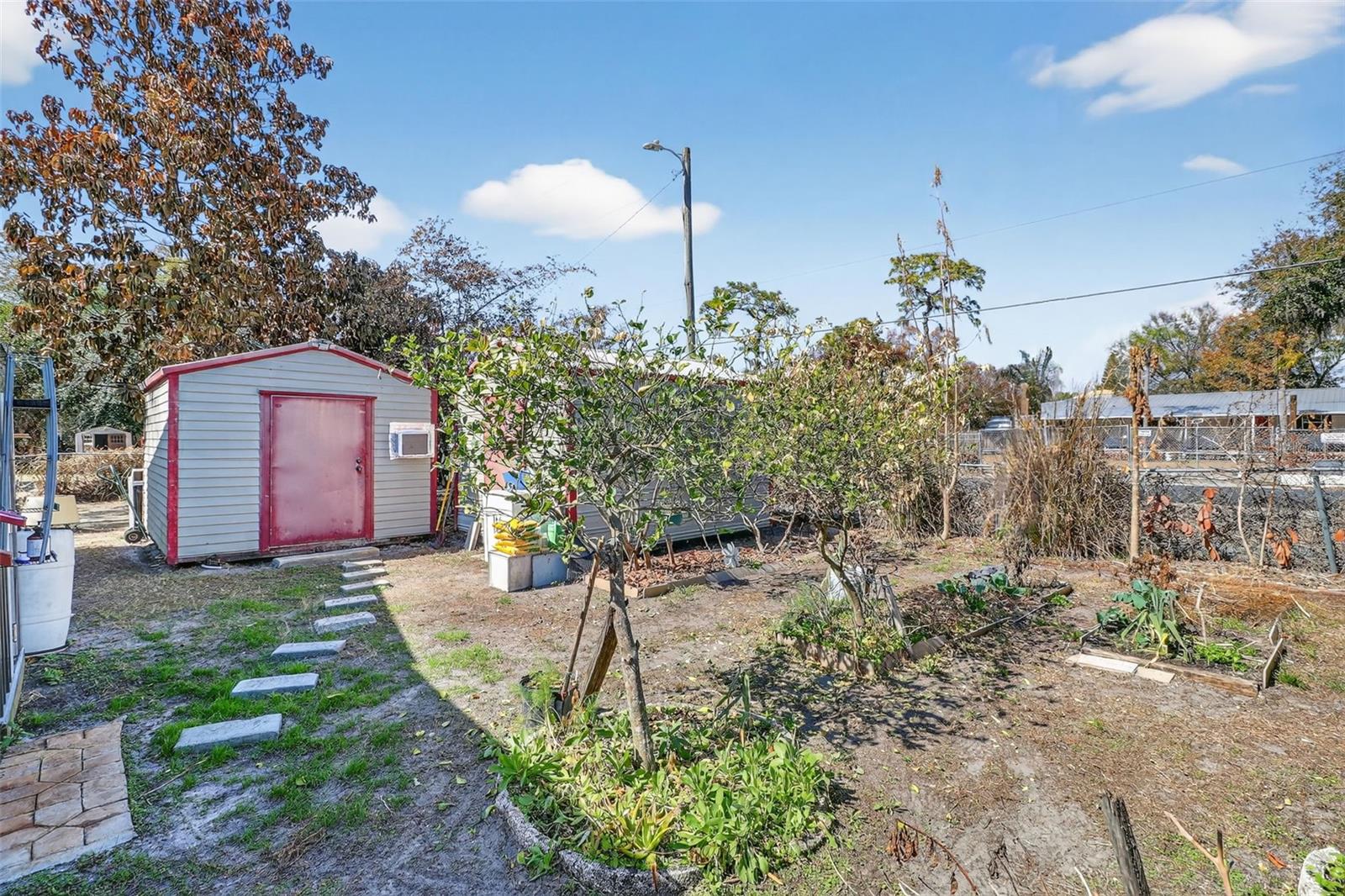 COUNTRY HAVEN ON BULLFROG CRK - Residential