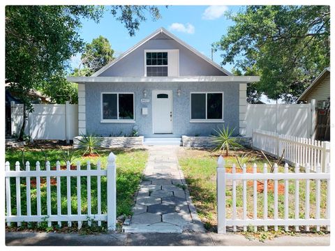 Photo of 3427 16th Avenue S, St Petersburg, FL 33711 (MLS # R4911240)