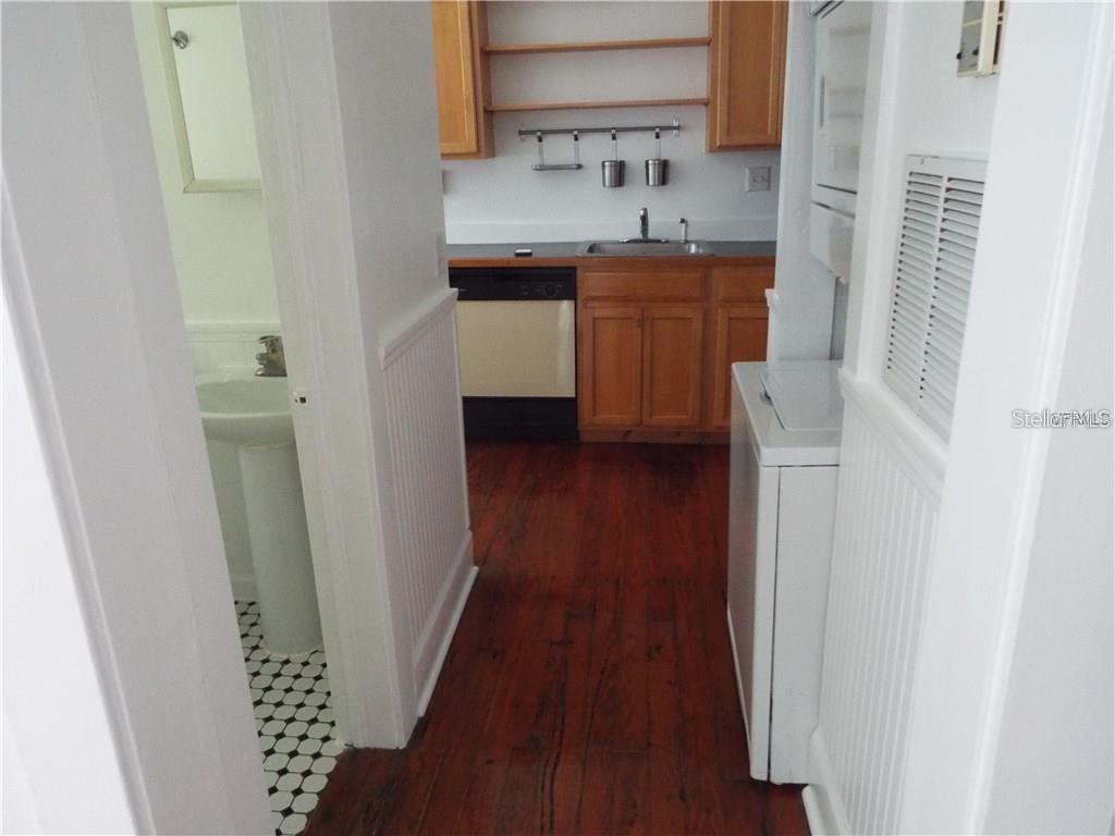 RHODES & HALE SUB - Residential Lease